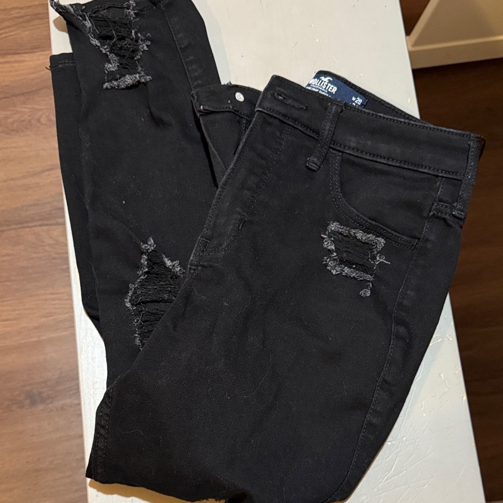 Hollister Black High-Rise Crop Jeans
